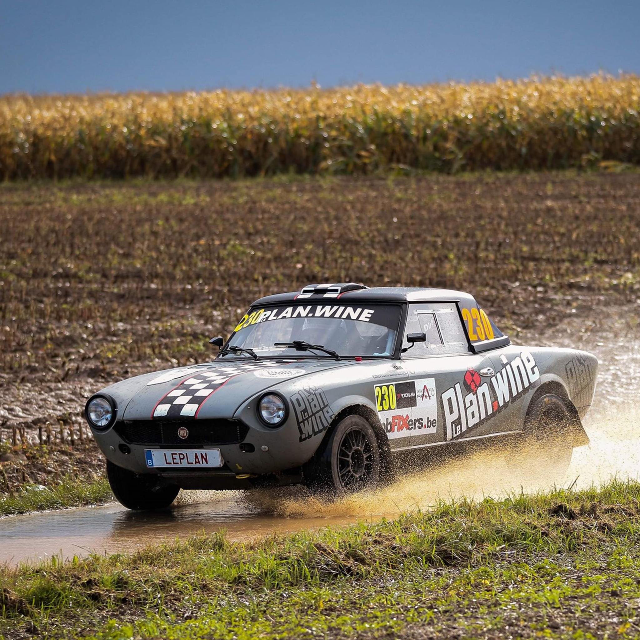 Rally voiture conduite par Dirk Vermeersch